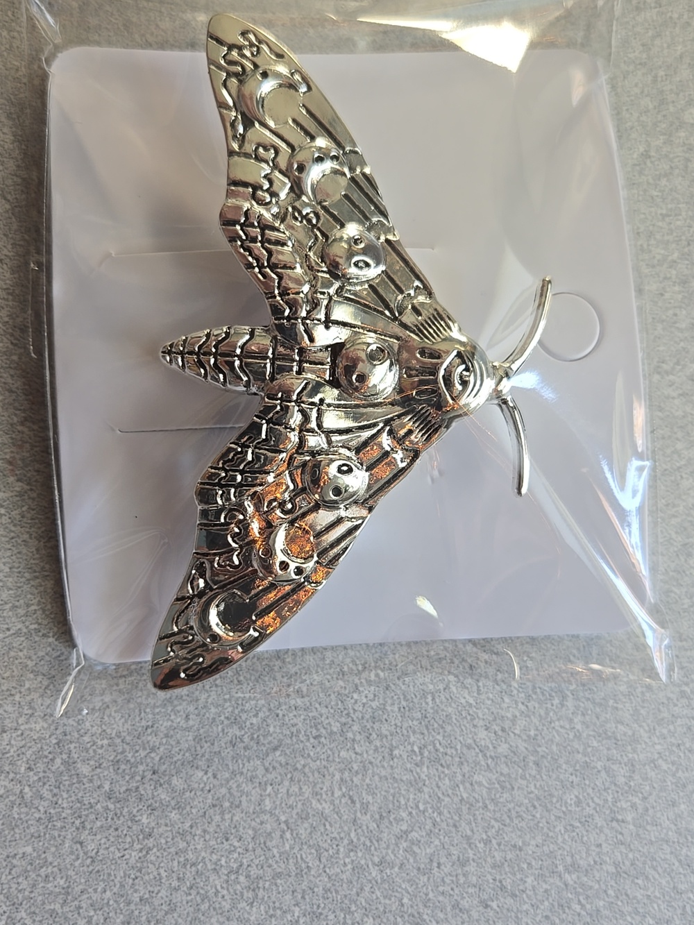 Luna Moth Hair Clip Gothic Silver Hair Accessory Retro Barrette Celestial Witchy - Picture 5 of 6